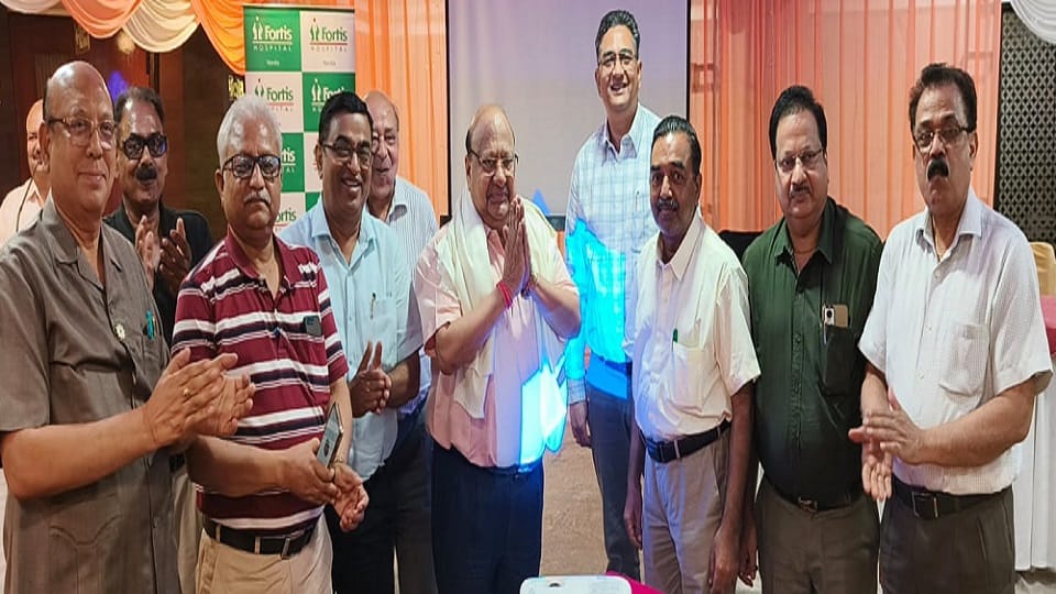 Dr AK Singhal became the patron of Private Doctor Association