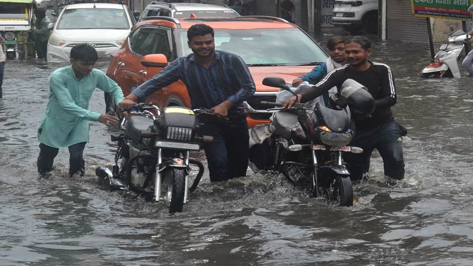 Condition of Aligarh Smart City due to rain