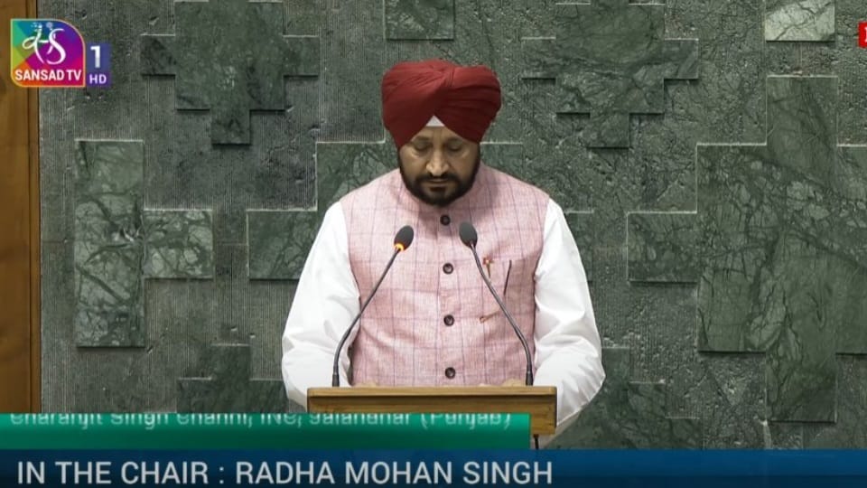 12 newly elected MPs of Punjab took oath, Khadoor Sahib MP Amritpal could not attend