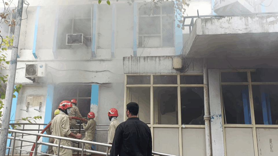 Fire broke out in the store building of Safdarjung Hospital