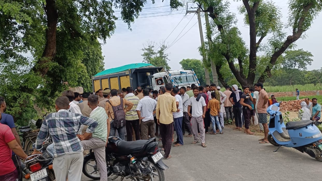 Saharanpur: Farmer got crushed under overloaded dumper after collision, died in agony