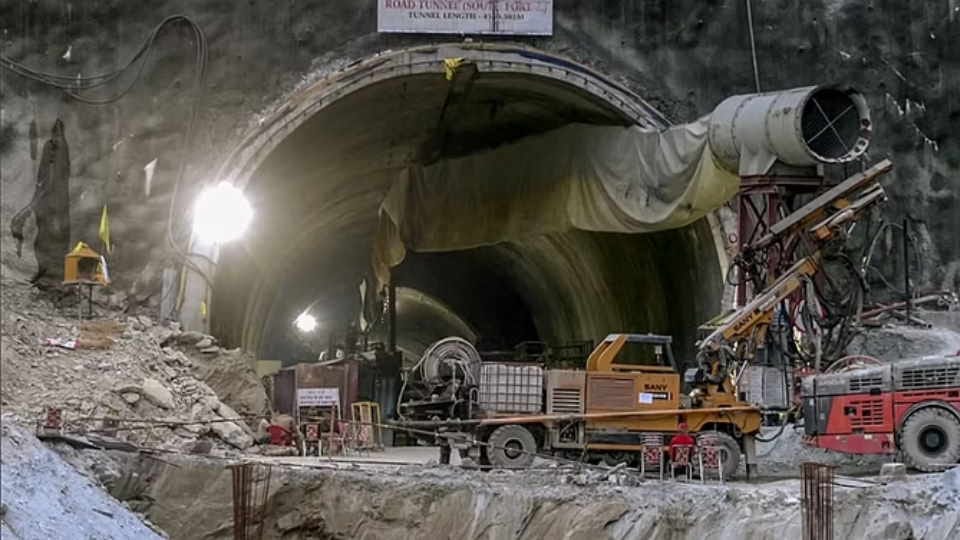 Diwali Last year 41 workers were trapped on Diwali day due to landslide in Silkyara tunnel Uttarkashi