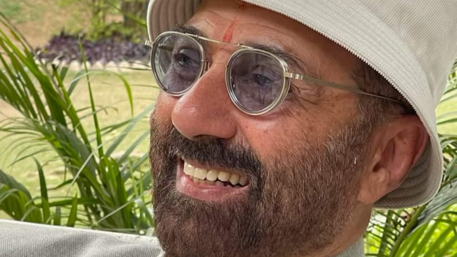 Sunny deol celebrates birthday with upcoming movie jaat team gadar 2 director anil sharma shared post