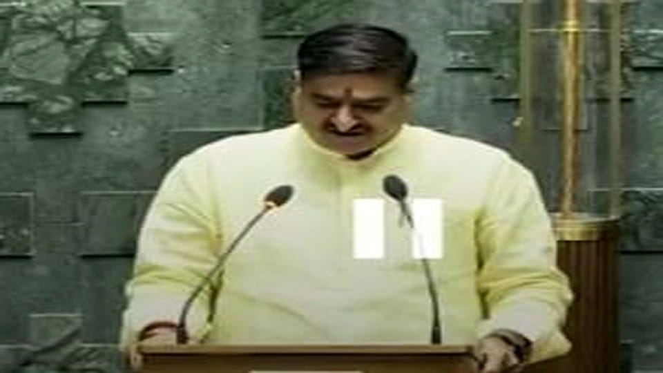 Aligarh Satish Gautam swearing in
