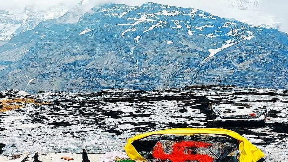 Swastika mountain visible on the snow peak of Sunderdhunga in bageshwar