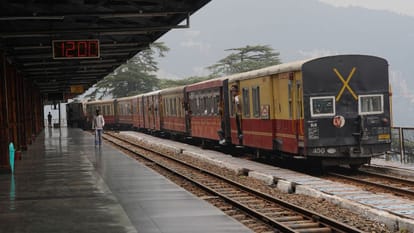 In Gorakhpur, NER will remove zero marks from the railway passenger, DEMU-MEMU