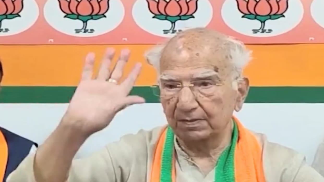 HP Politics: Shanta Kumar targeted CM Sukhu, said- giving ticket to wife is the worst example of nepotism