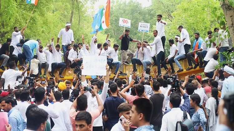 Nsui Demonstrated At Jantar Mantar Regarding Neet Ug, Ugc Net – Amar Ujala Hindi News Live