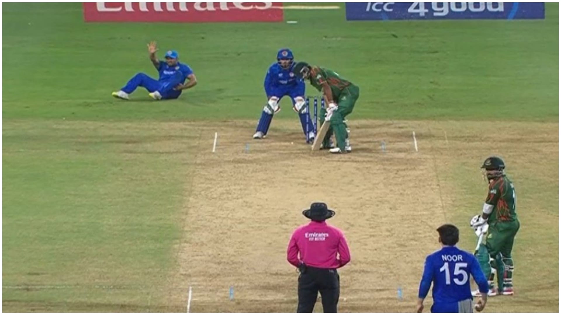 VIDEO: Afghanistan player Gulbadin Naib fell on field groaning in pain; Fans said- great acting T20 World Cup