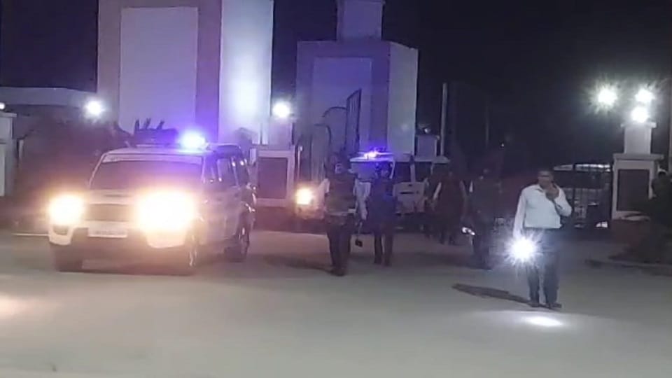 Haridwar: Police force reached Patanjali in large numbers late night