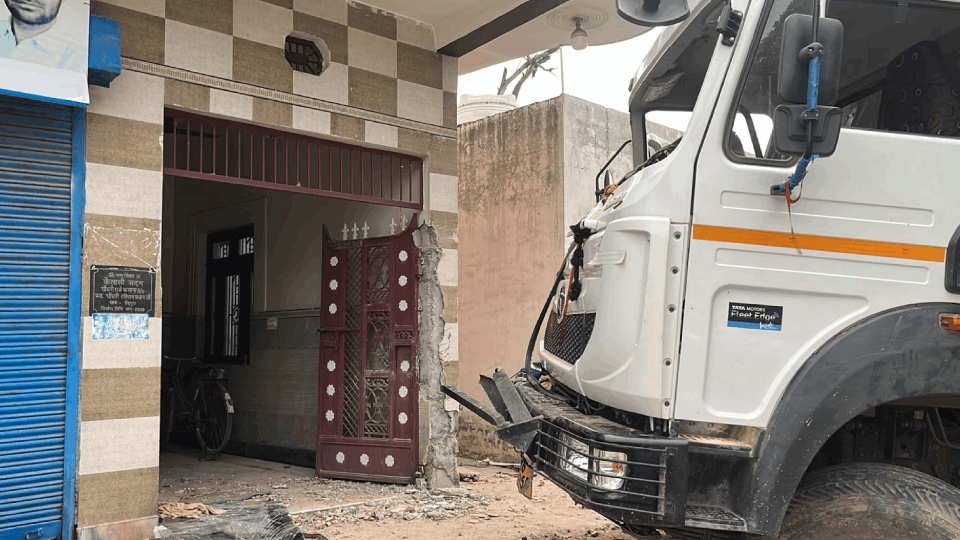 out of control dumper hit house of BJP leader In Greater Noida