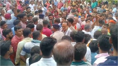 Bihar News : Bihar Police investigation after District council member shot dead in Motihari east champaran