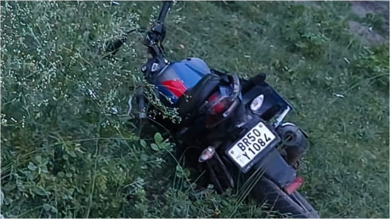 Bihar News : Two friends died in a road accident in Supaul, Bihar Police engaged in investigation.