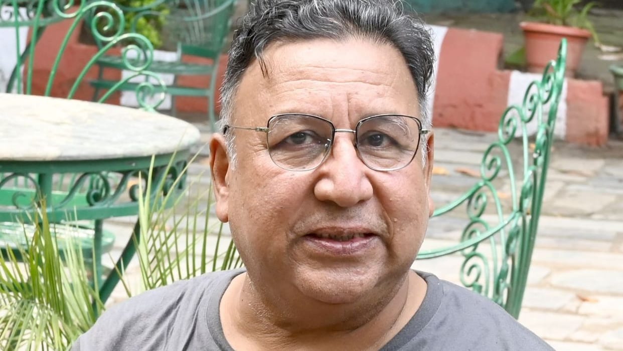 Success Story Pawan Sharma who ran a photo studio in Mandi struggled and became a film director