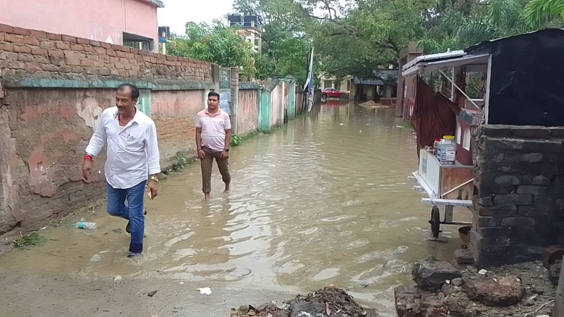 Gopalganj: Collectorate flooded due to 1 hour of rain; Kachheri, Court and Education Department also submerged