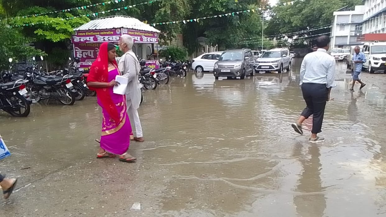 Gopalganj: Collectorate flooded due to 1 hour of rain; Kachheri, Court and Education Department also submerged