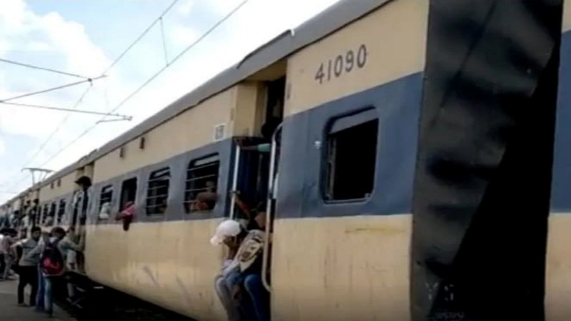 Jehanabad News: Land Trader Shot Dead In Moving Memu Passenger Train ...