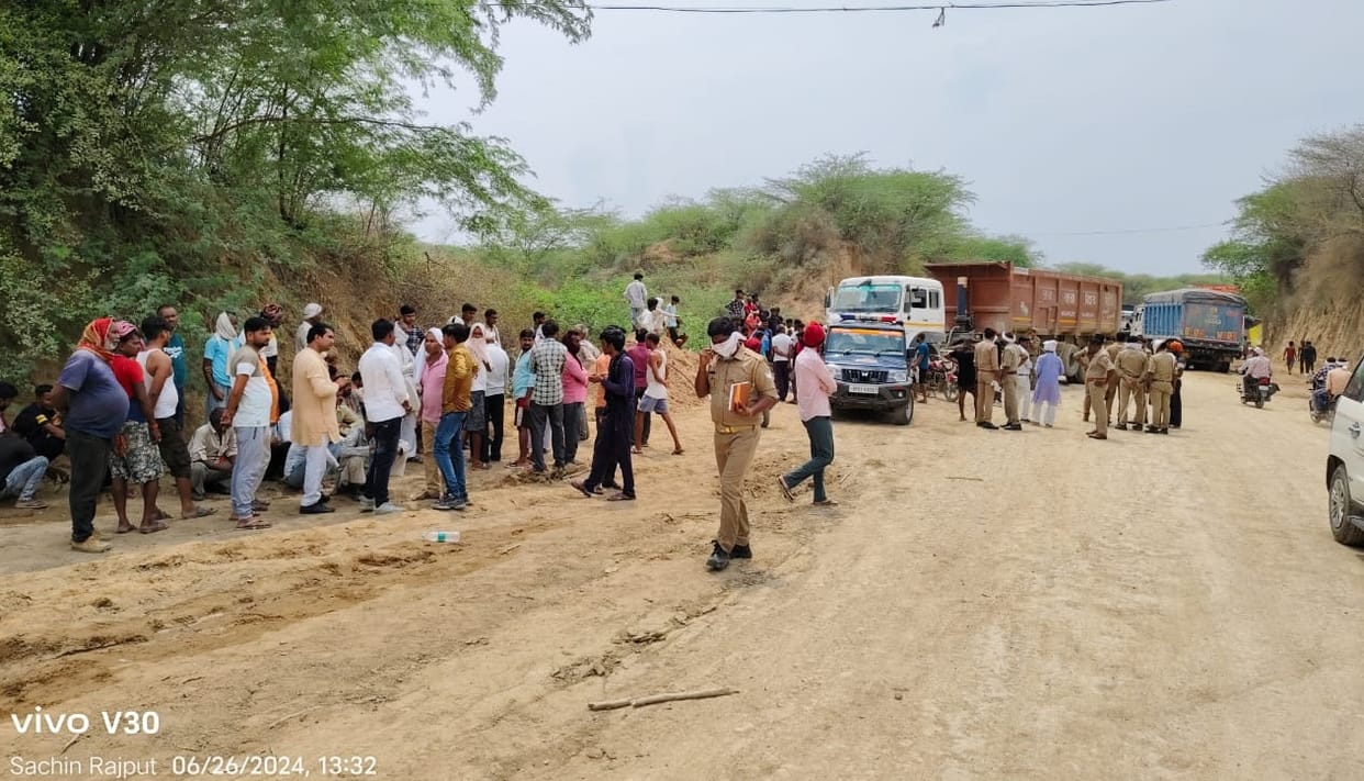 Hamirpur: Truck ran over a couple riding a bike, both died
