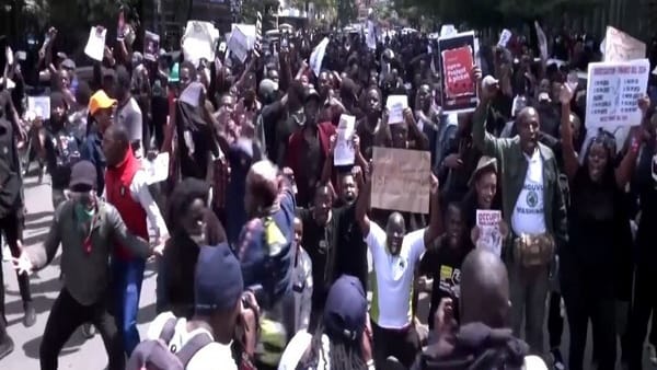 Kenya Protest People came  streets in Nairobi angry mob clashed police one protester injured