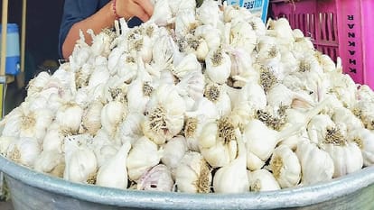 UP: Chinese garlic is reaching UP through this route, despite strictness, it is being sold in the markets, til