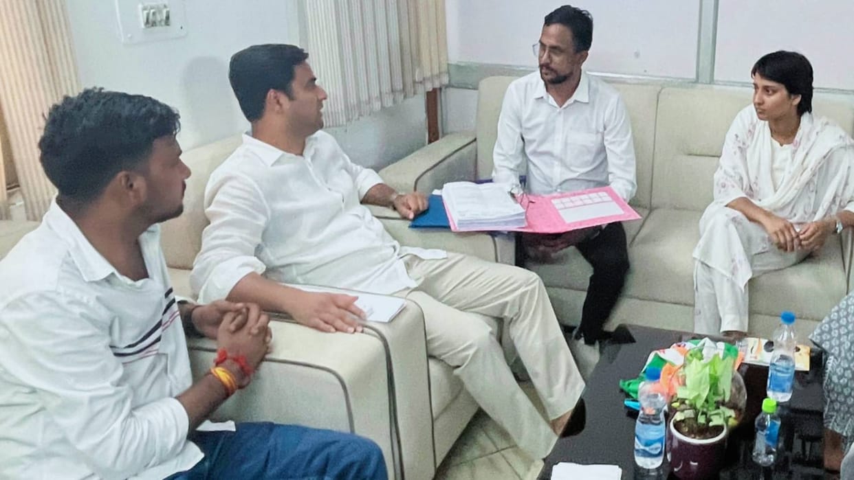 MP Congress Preparations to raise issue nursing scam in Parliament whistleblower reached Delhi with documents