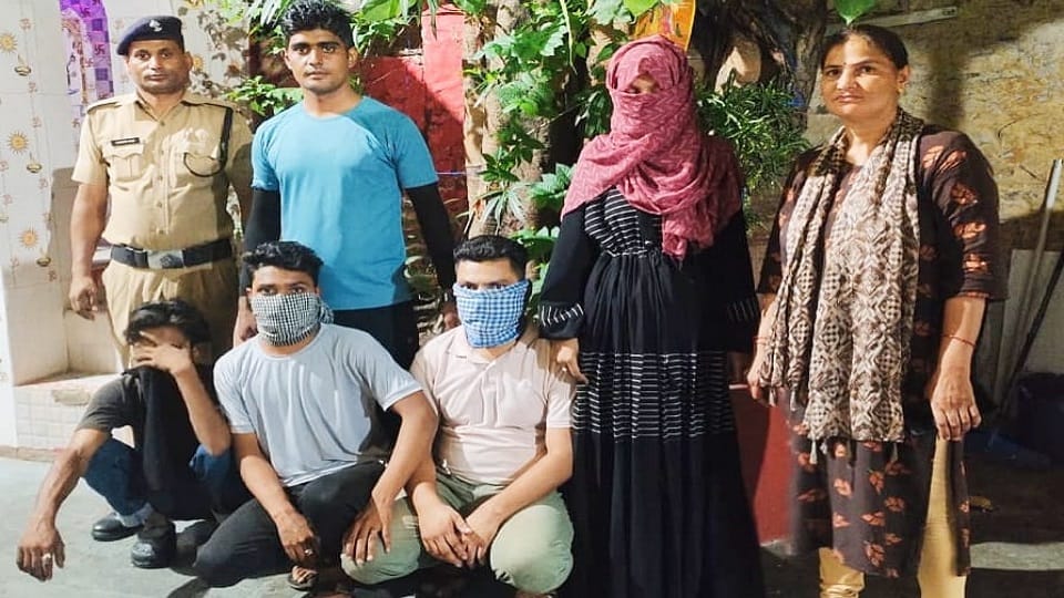 Both minor girl students recovered from Muzaffarnagar