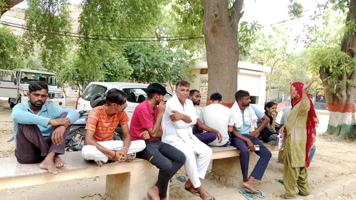 person died due to electric shock while trying to start his motor In Fatehabad