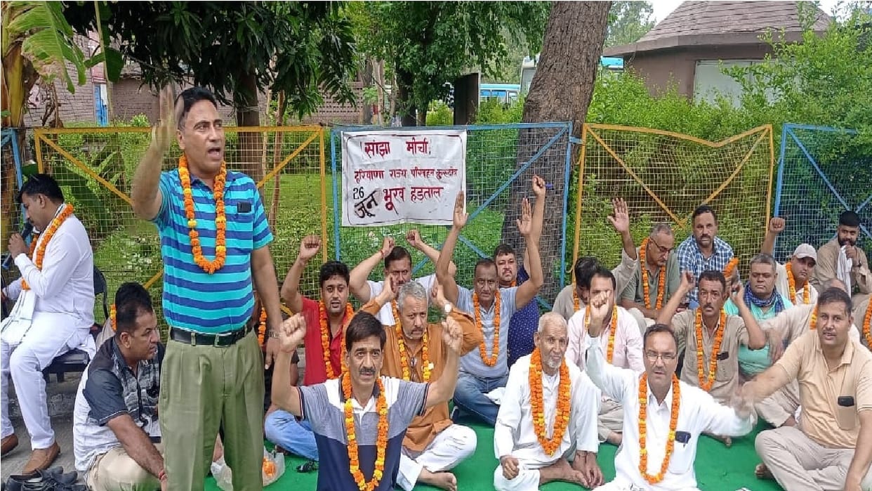 Haryana Roadways employees are expressing their anger by going on hunger strike