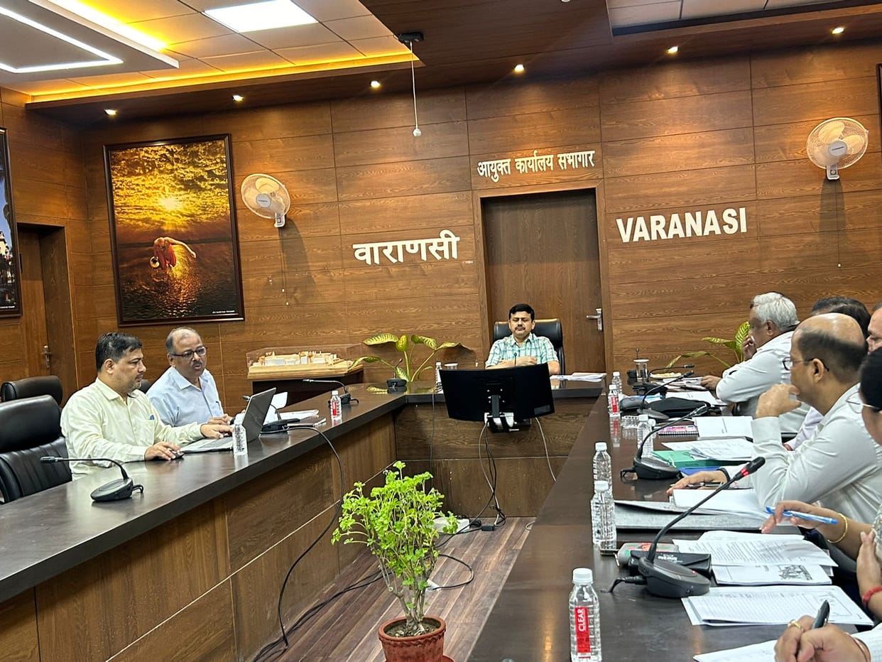 Commissioner Kaushal Raj Sharma strict action against officers during review meetings in Varanasi