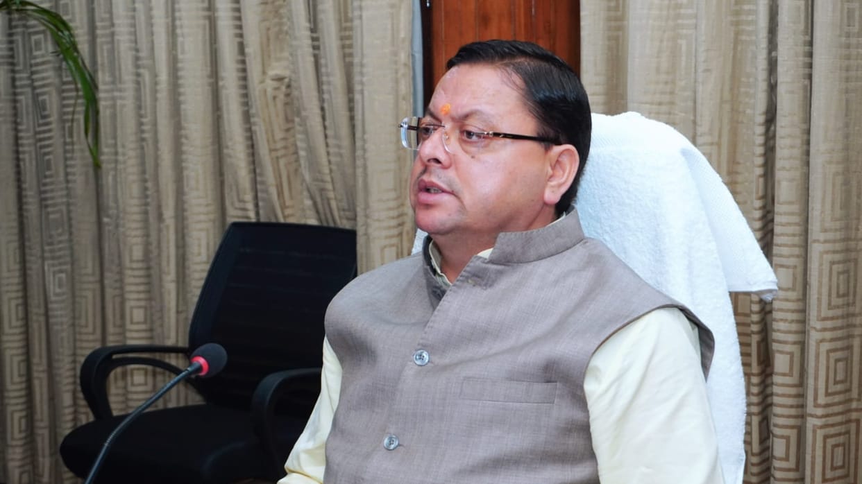 Uttarakhand Cm Dhami did virtual Meeting of CM Helpline Gave Strict order to Solve Complaints Soon