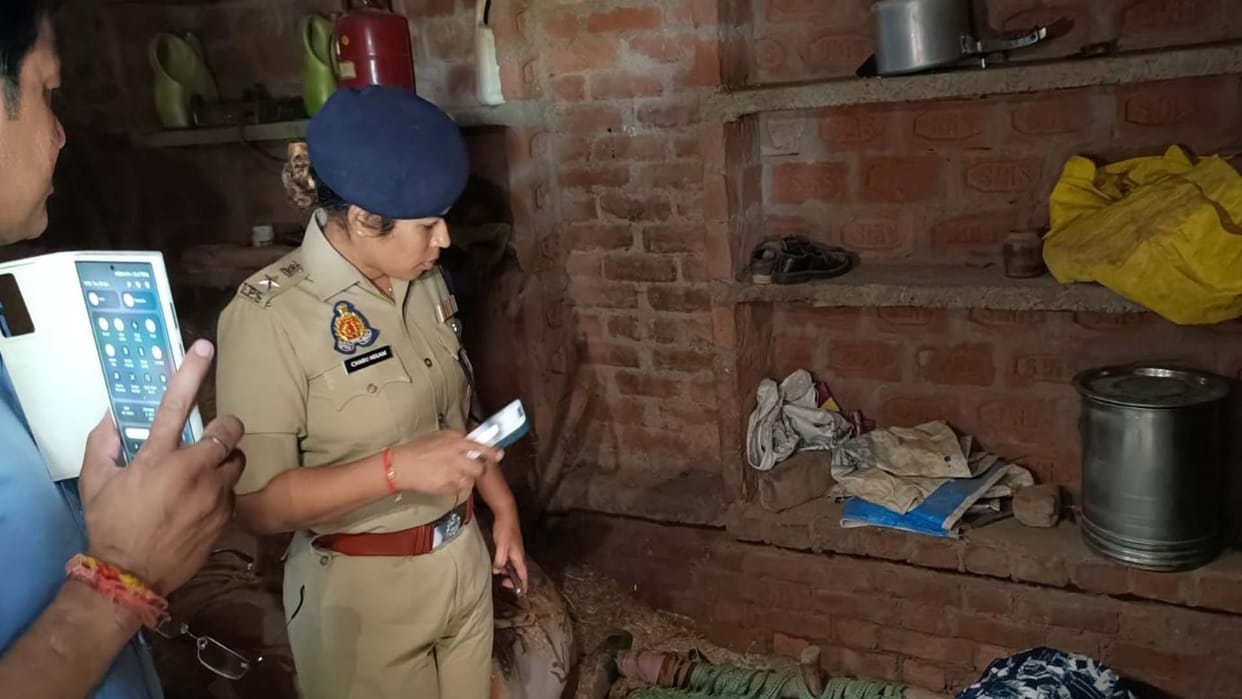 Auraiya: Thieves took cash and jewellery after holding a woman hostage