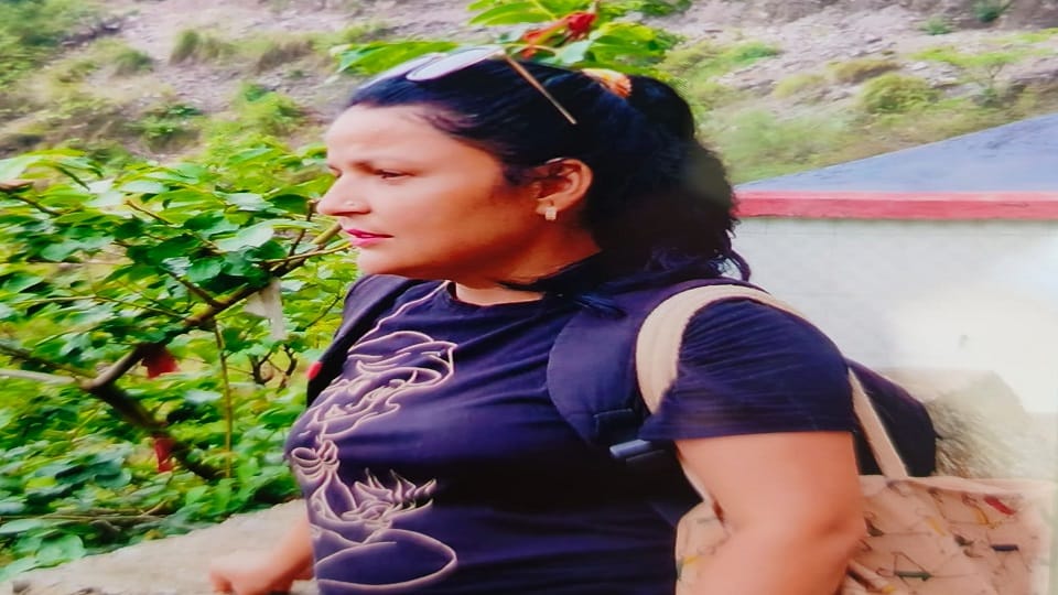 Woman dies after falling into ditch while getting photo taken in pithoragarh
