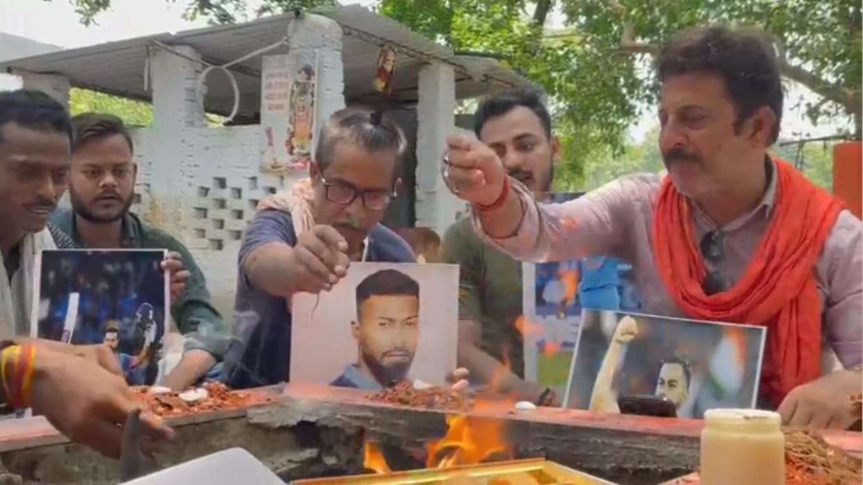 T20 World Cup Hawan-puja performed for victory of Indian players in varanasi special wish made to God