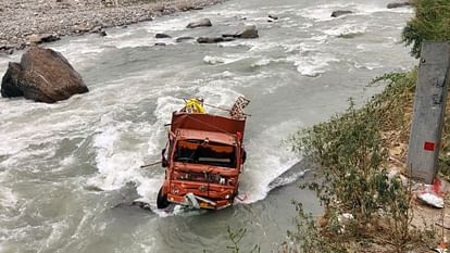 Truck falls into Beas near Bashing driver missing