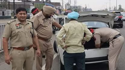 Punjab: कार में मिला 2.13 करोड़ कैश, नाके पर पुलिस ने दो पुरुष व तीन महिलाओं को पकड़ा rs 2.13 crore cash found in car in Khanna