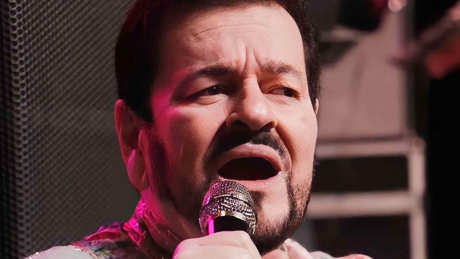 Nitin Mukesh Birthday Know singer career songs personal life and lesser known facts