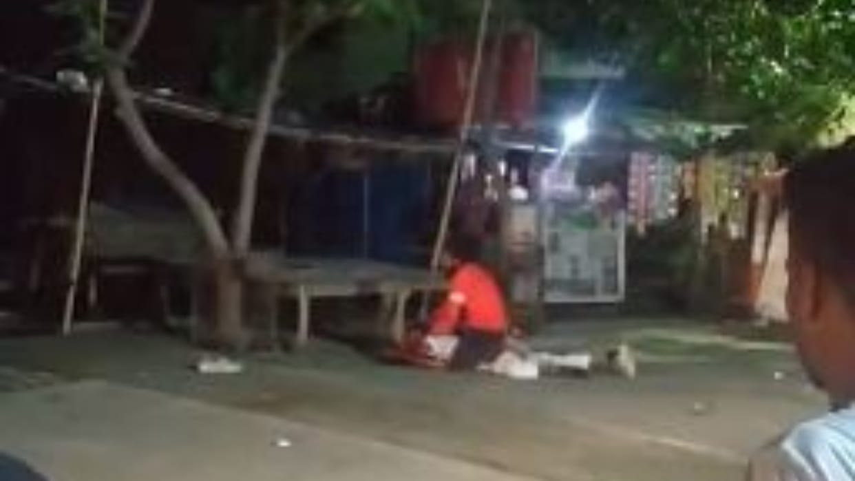 Young man's throat slit with a knife in Bareilly
