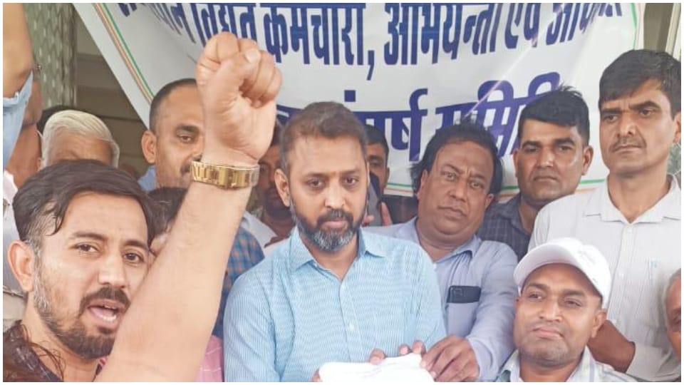 Rajasthan News: Delay in implementing old pension scheme angry organization employees protested