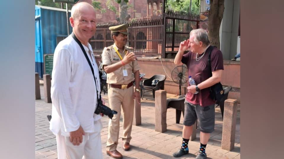 Police reunited two members of Polish tourist group who had gone to visit Taj Mahal