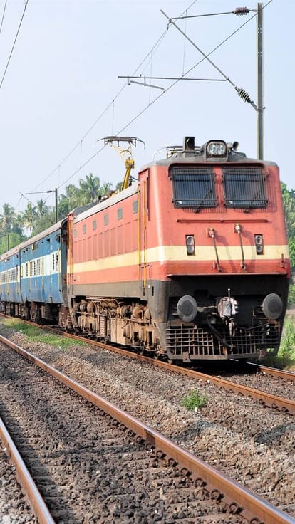 Seats on these trains are vacant before Diwali festival, seats can be booked.