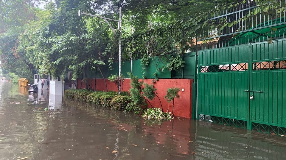 delhi first rain waterlogging in house of Minister Atishi and MPs photos viral