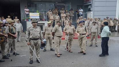 बरेली बवाल: साढ़े नौ घंटे चली कार्रवाई... बुलडोजर छोटे पड़े तो मंगाई गईं पोकलेन मशीनें; जानें कब क्या हुआ bareilly firing case bulldozer run on hotel and house of rajeev rana in Bareilly