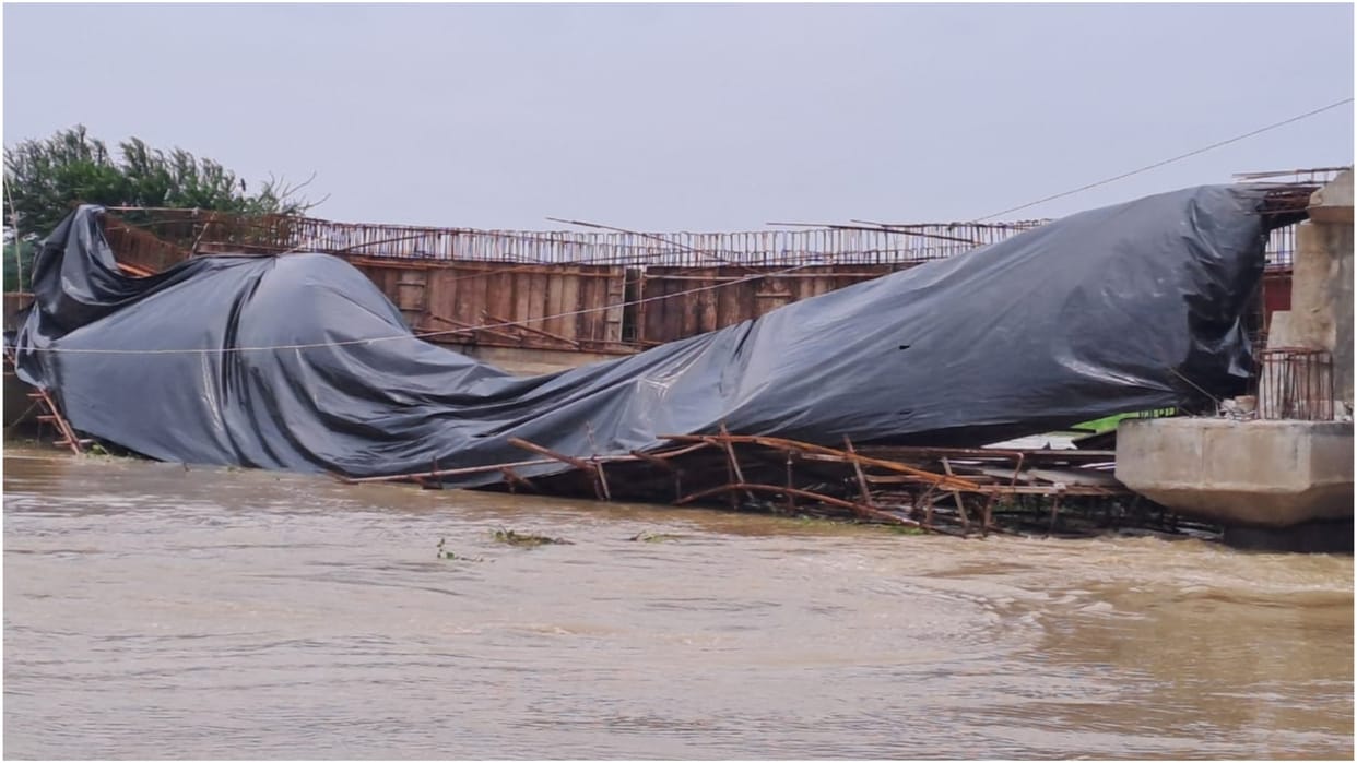 Bihar: Bridge Under Construction Collapsed In madhubani Jhanjharpur;  Bridge Broke, Bhuthi balan River
