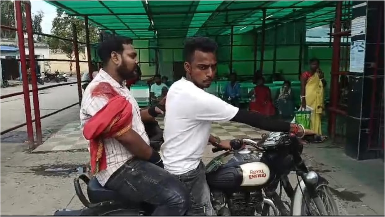 Bihar News : criminals shot young man and looted a full bag of money in Patna Bihar Police investigation