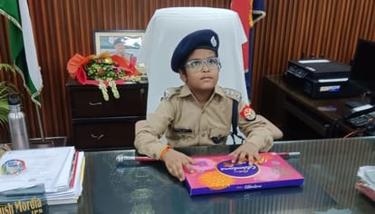 Bihar News: father is preparing to become Daroga, Cancer suffering son becomes ADG for one day, Varanasi