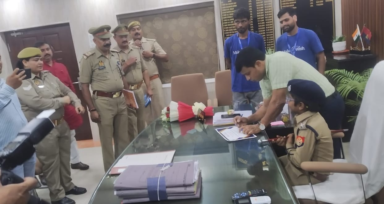Bihar News: father is preparing to become Daroga, Cancer suffering son becomes ADG for one day, Varanasi