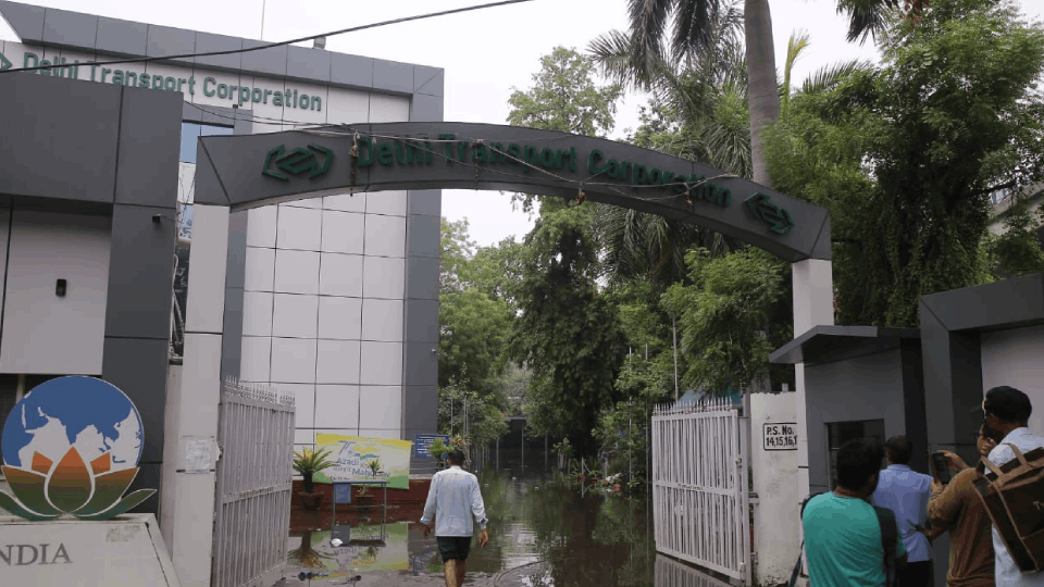 delhi first rain waterlogging in house of Minister Atishi and MPs photos viral