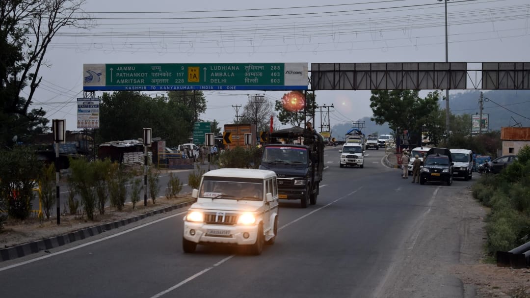 Amarnath Yatra : traffic routes divert during batch leaves Jammu city