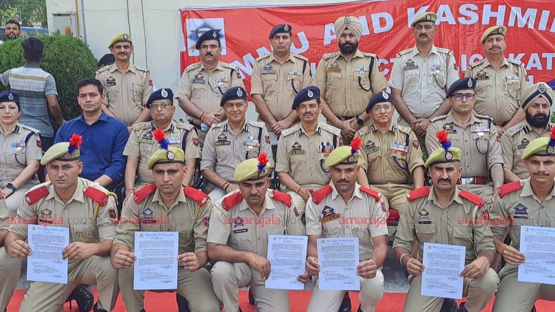 jammu kashmir kathua Nine SPOs fought with terrorists promoted as constables by dgp rr swain