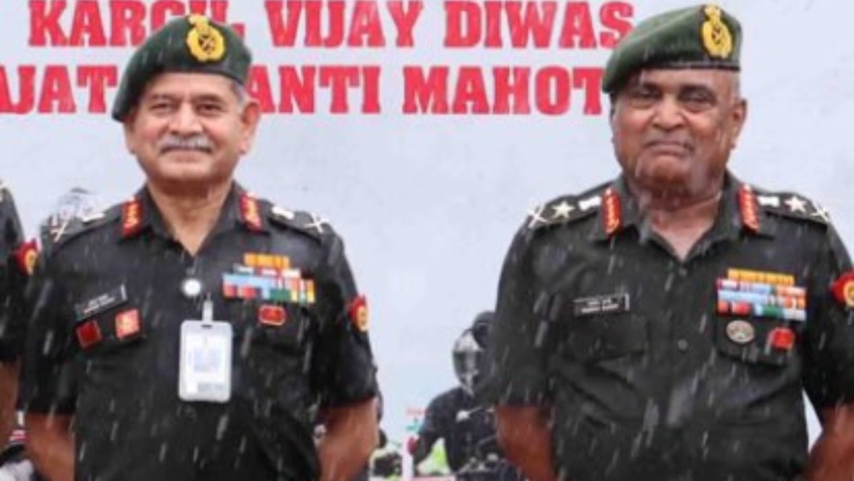 video of Army Chief and Deputy Army Chief you too will not be able to live without giving a salute